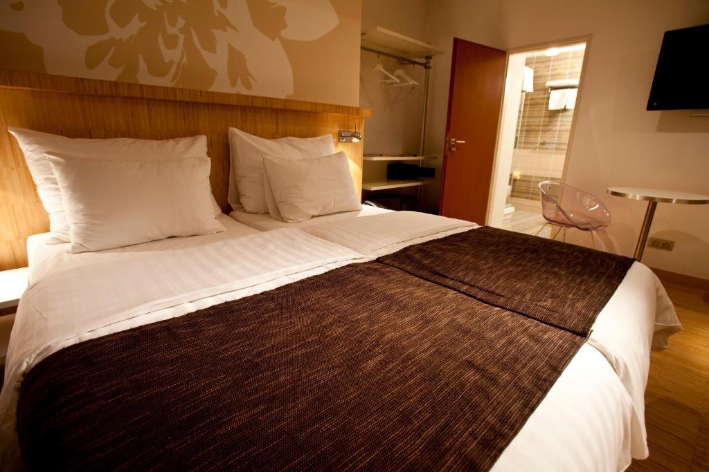 Dahlia Inn Praga Quarto foto