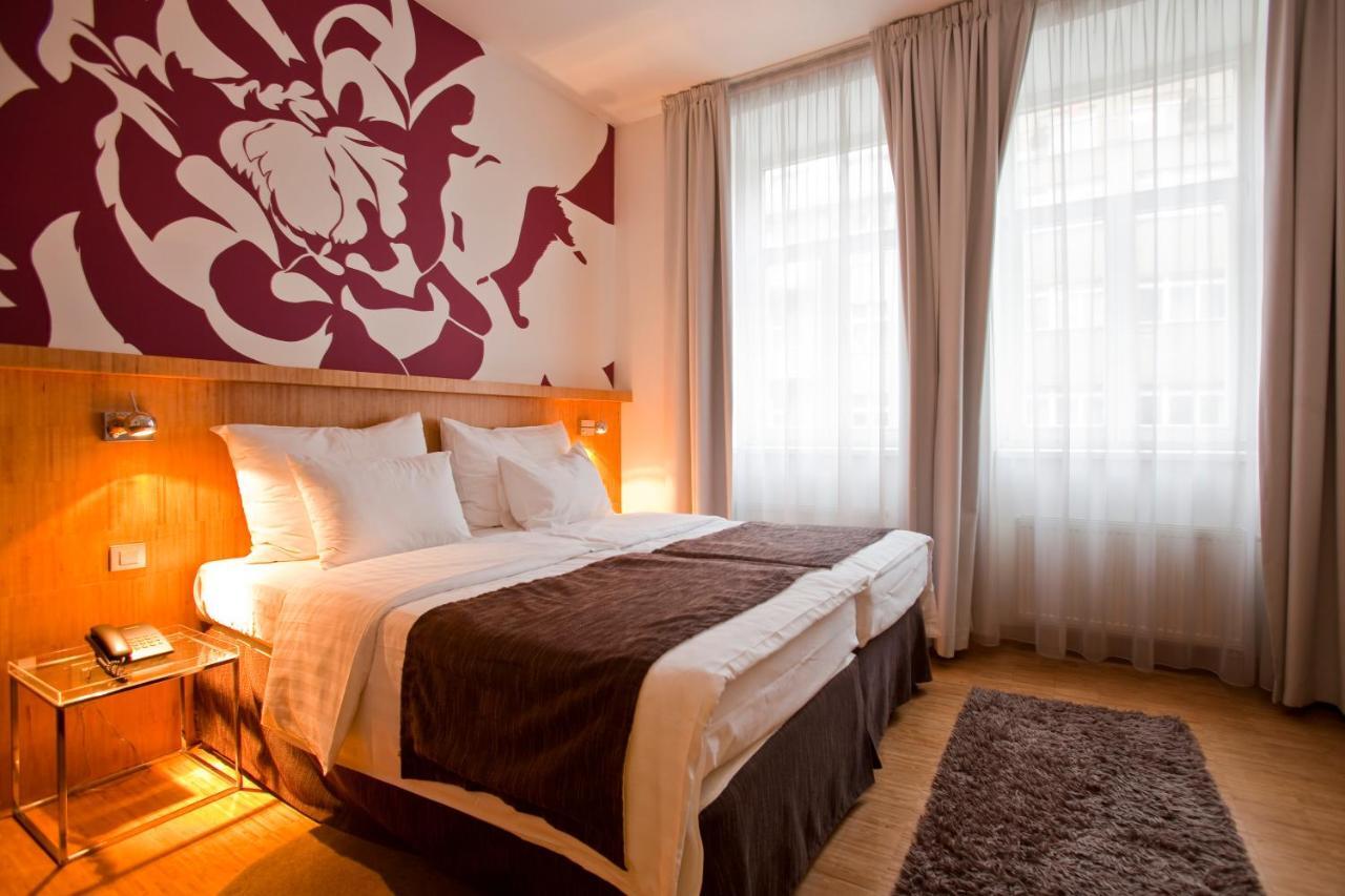 Dahlia Inn Praga Quarto foto